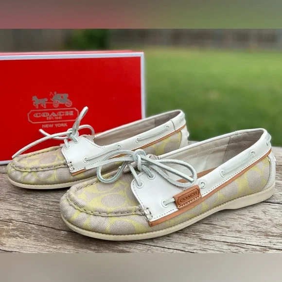 Coach Yellow and Cream Boat Loafer Flats Size 7 In Box!! - Picture 3 of 9